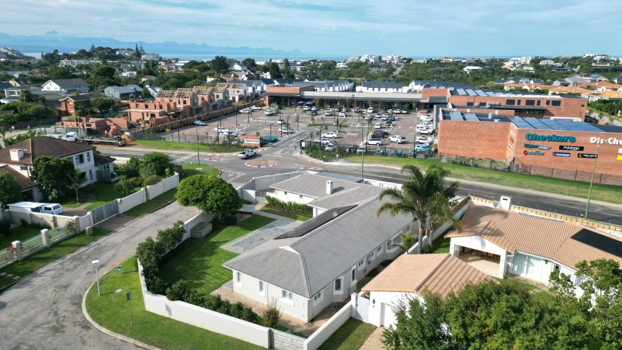 4 Bedroom Property for Sale in Whale Rock Western Cape